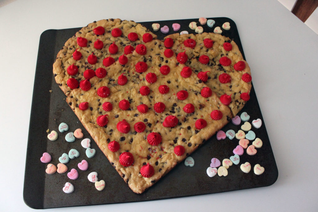 4 Ingredient Valentine's Love Cookie Cake, lazy cookie cake, cooke cake using cake mix, cake mix chocolate chip cookie, meredithrines, merelynne