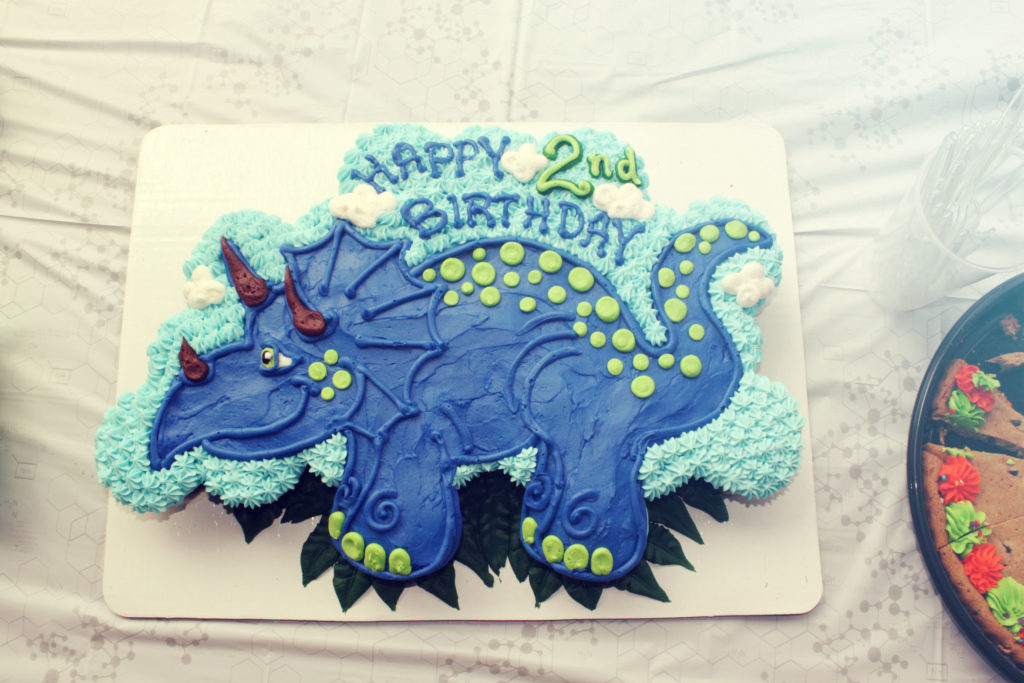 dinosaur party cake, dinsoaur cake, cupcake cake, boys birthday party