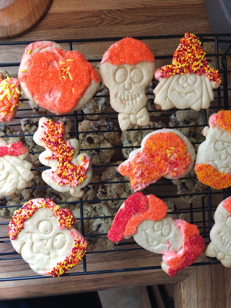 toddler halloween, decorating cookies for halloween, toddler crafts